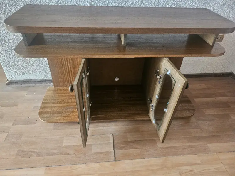 Mueble para TV con ruedas - 4
