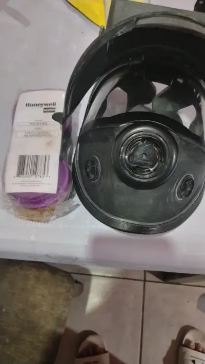 Máscara respiratoria Honeywell con filtro - miniatura 1