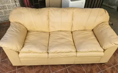 Sofá de tres cuerpos beige - miniatura 1