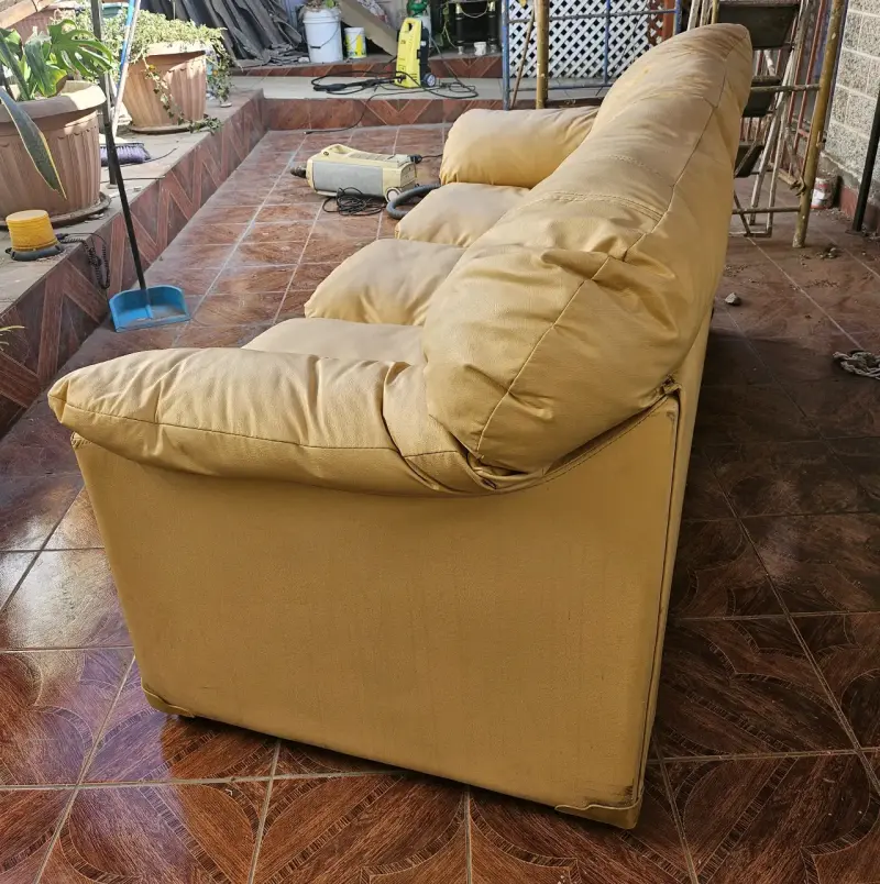 Sofá de tres cuerpos beige - 3