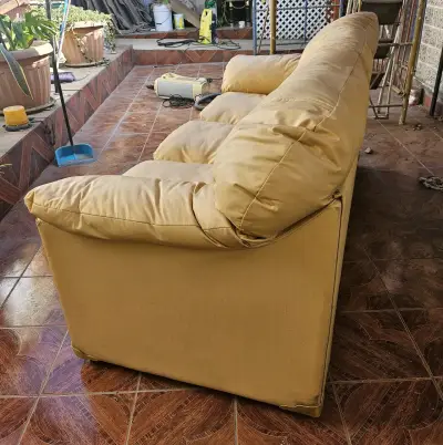 Sofá de tres cuerpos beige - miniatura 3