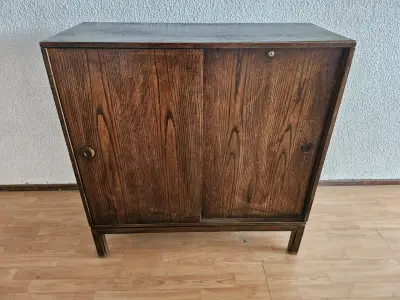 Mueble de madera vintage - miniatura 1