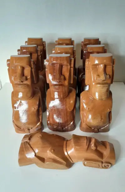 Estatuillas de madera Moai - miniatura 1