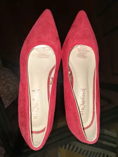 Zapatos rojos de tacón bajo - miniatura 1