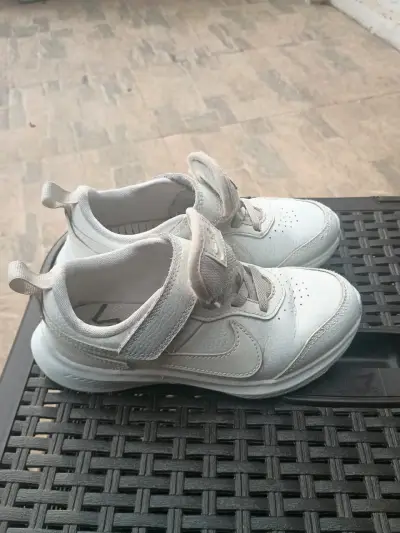 Zapatillas blancas Nike para niño - miniatura 2