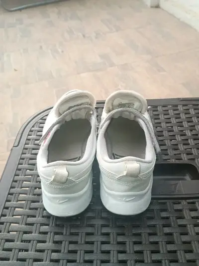 Zapatillas blancas Nike para niño - miniatura 3