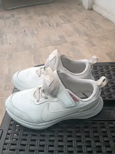 Zapatillas blancas Nike para niño - miniatura 4