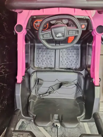 Auto eléctrico infantil rosa - miniatura 4