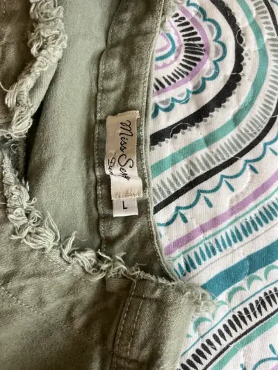 Chaqueta verde desgastada - miniatura 3