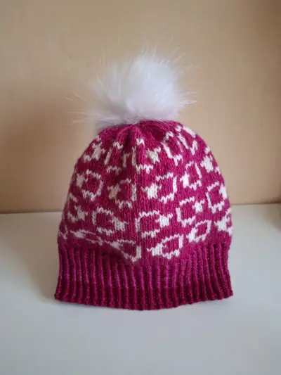 Gorro rosado con pompón blanco - miniatura 2