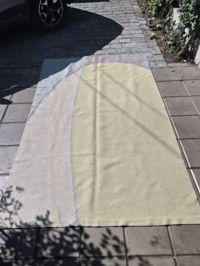 Alfombra con diseño abstracto - miniatura 2