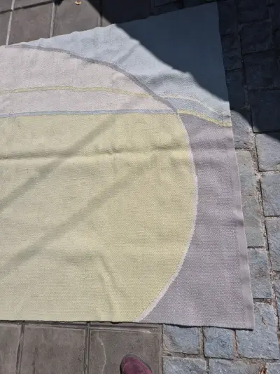 Alfombra con diseño abstracto - miniatura 3