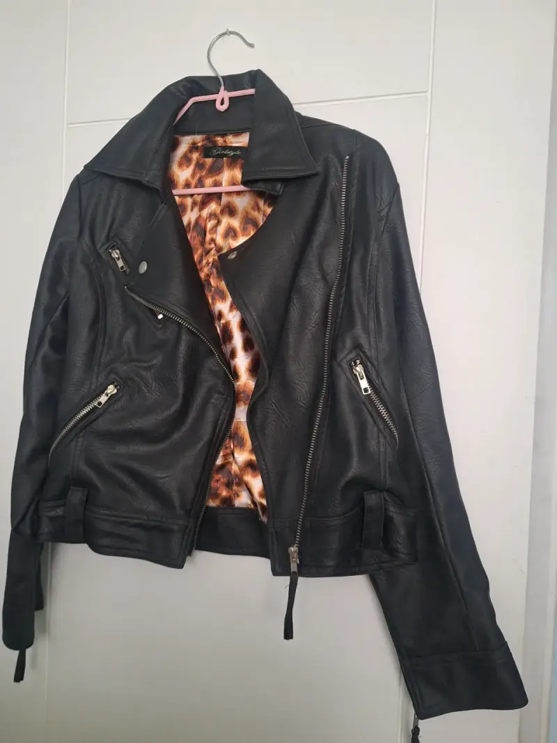 Chaqueta de ecocuero negra
