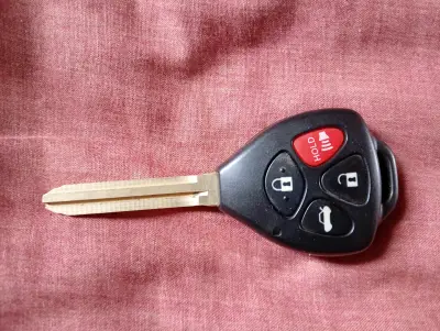 Llave control remoto para auto carcasa - miniatura 4