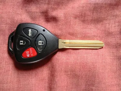 Llave control remoto para auto carcasa - miniatura 5
