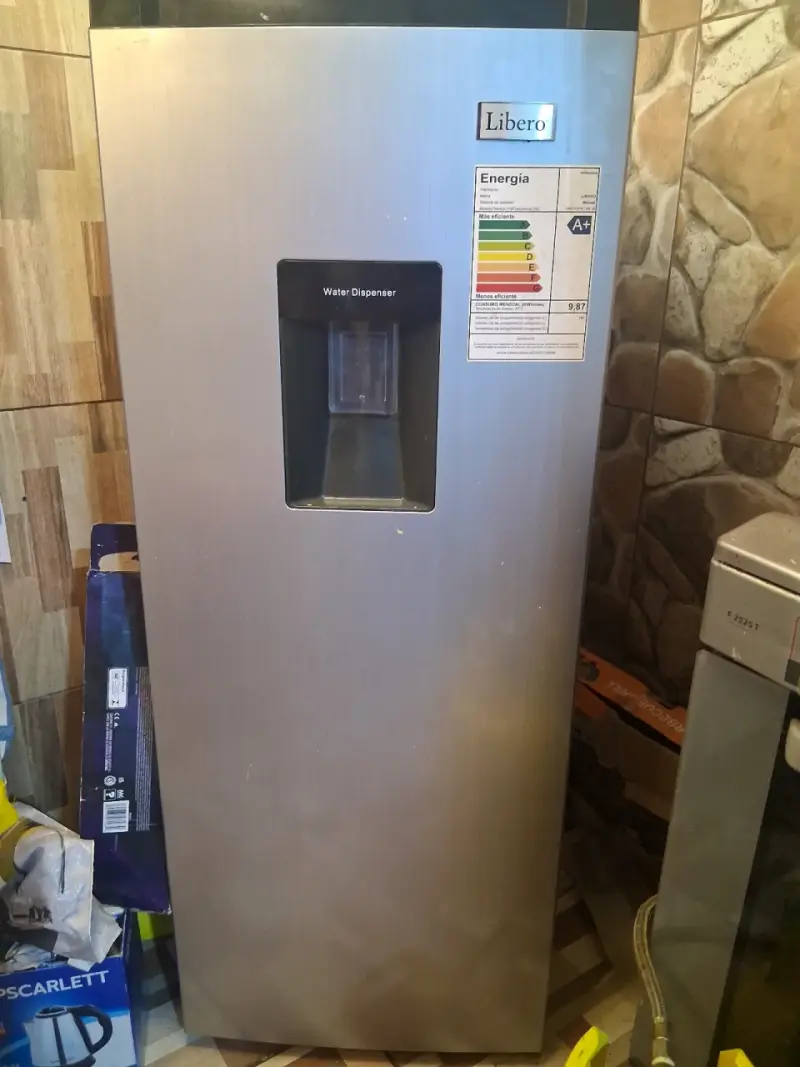 Refrigerador Libero con dispensador