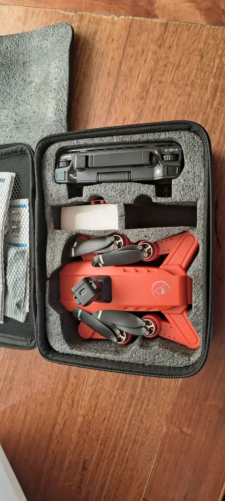 Drone plegable rojo con estuche - 3