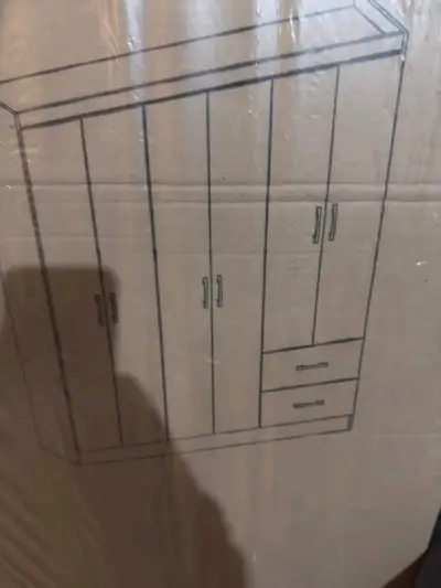 Armario de madera nuevo - miniatura 1