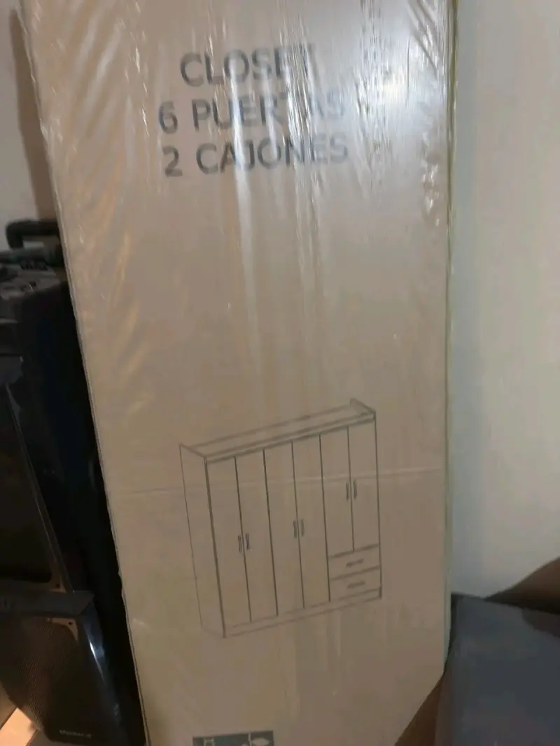 Armario de madera nuevo - 2