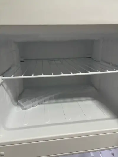 Refrigerador Midea - miniatura 3