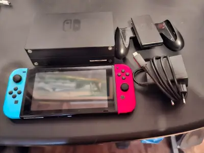 Nintendo Switch con accesorios (usada) - miniatura 1