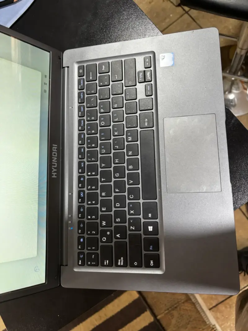 Laptop Hyundai open box - 4