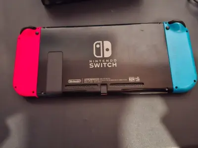 Nintendo Switch con accesorios (usada) - miniatura 2
