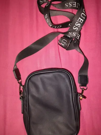 Bolso bandolera Guess negro - miniatura 2