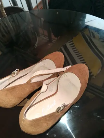 Zapatos de tacón color marrón - miniatura 4