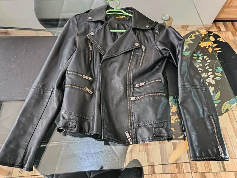 Chaqueta de cuero negra - 1