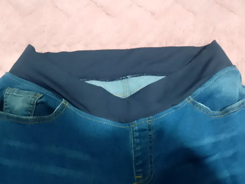 Falda de mezclilla azul clara y jeans - 5