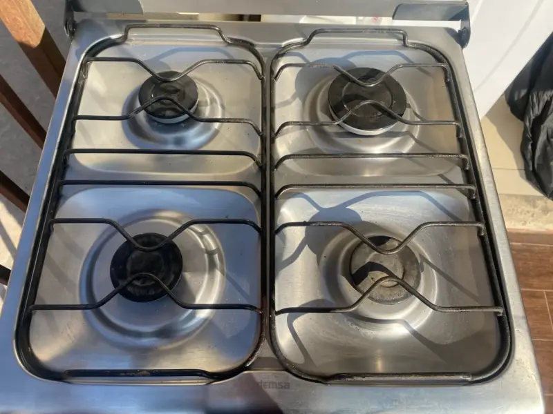 Cocina Mademsa  a gas cuatro quemadores - 2