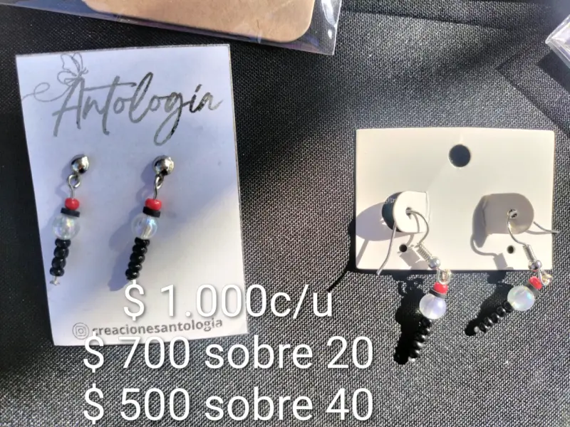 Aros, imanes, pin y llaveros artesanales - 1