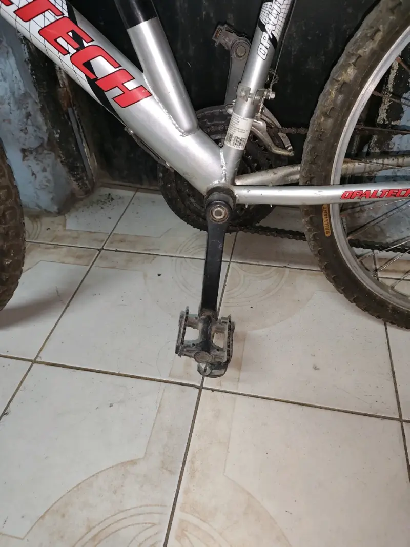 Bicicleta Opaltech roja y plateada - 6