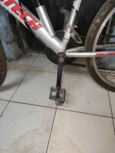 Bicicleta Opaltech roja y plateada - miniatura 6
