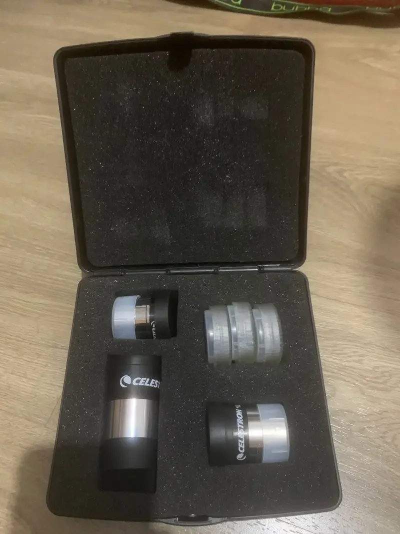 Telescopio Celestron AstroMaster más set - 3