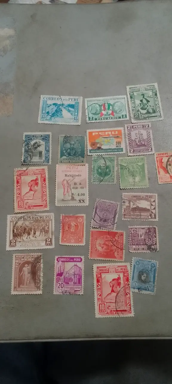 Colección de estampillas peruanas 1890-1968