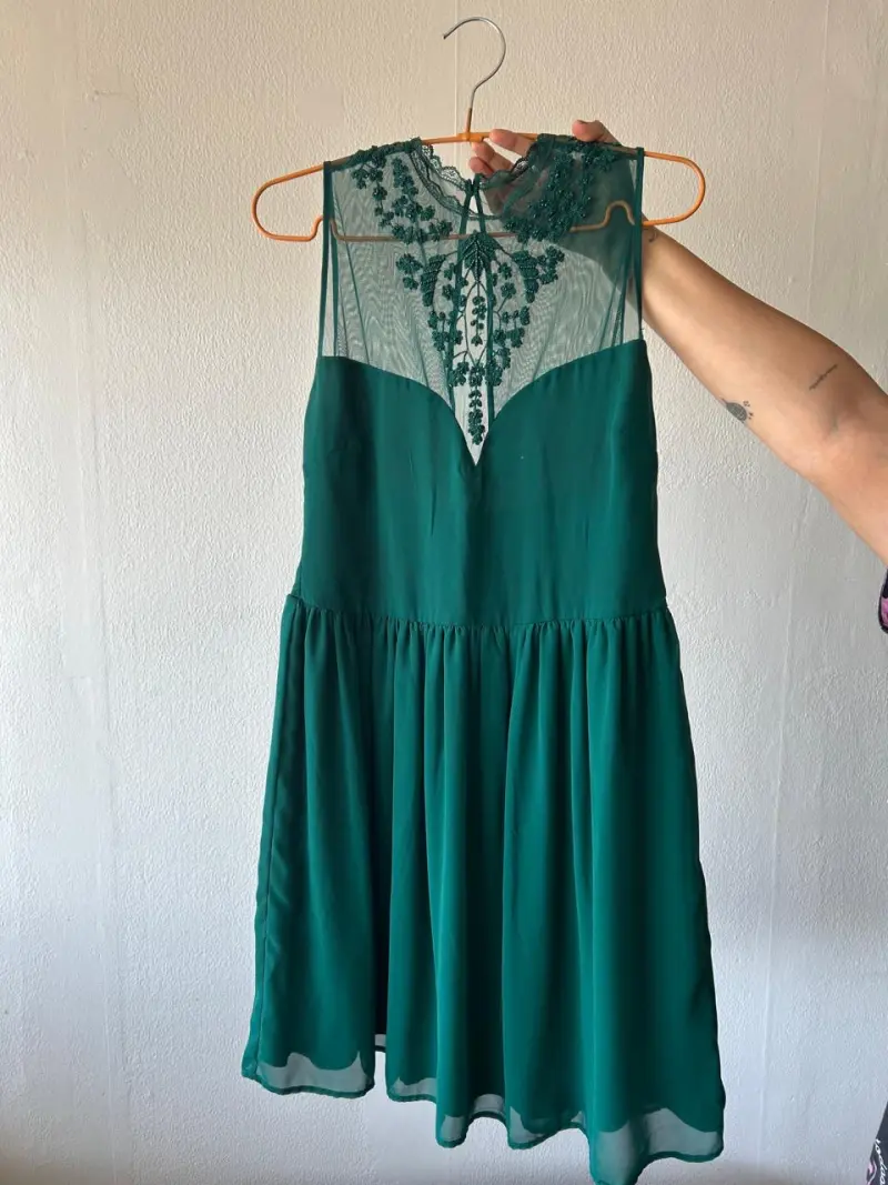 Vestido Zara verde con encaje