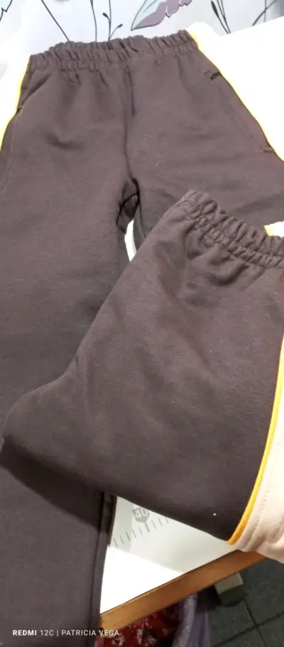 Pantalones deportivos marrones - miniatura 2