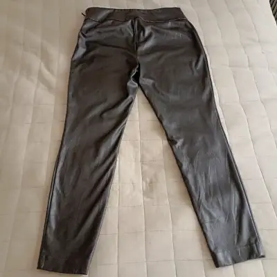Leggings negros de cuero sintético - miniatura 2