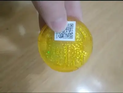 Medalla coleccionable Yo-kai Watch dorada. - miniatura 3