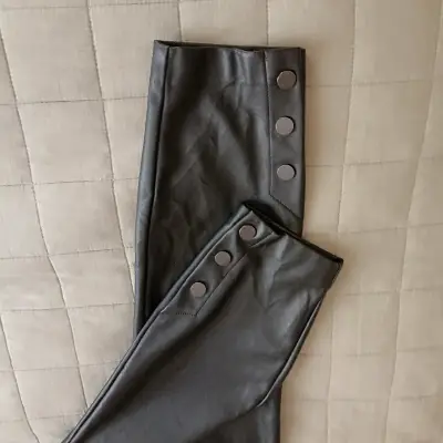 Leggings negros de cuero sintético - miniatura 2