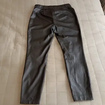 Leggings negros de cuero sintético - miniatura 3