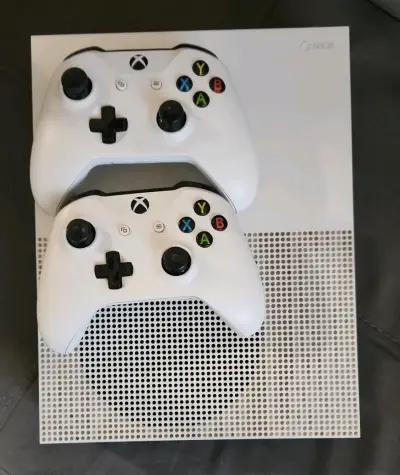 Consola Xbox one S con dos controles - miniatura 2