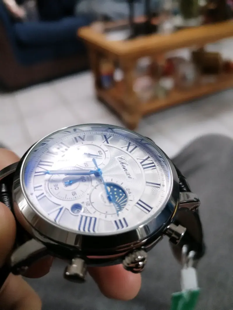 Reloj de pulsera con correa negra - 6