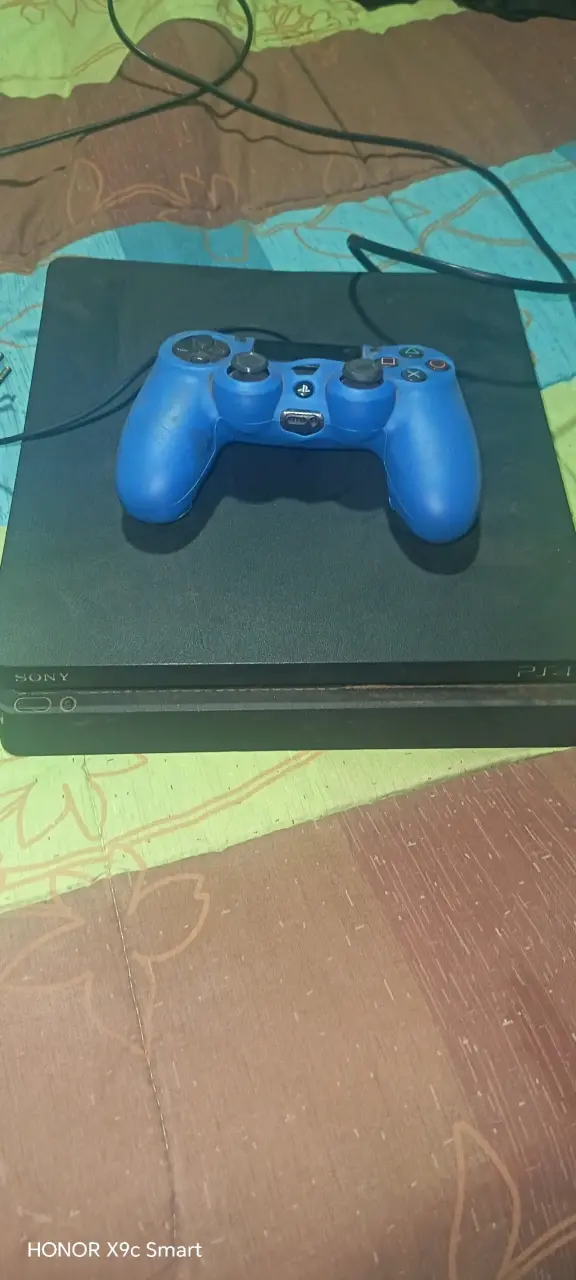 Consola PlayStation 4 con control - 1