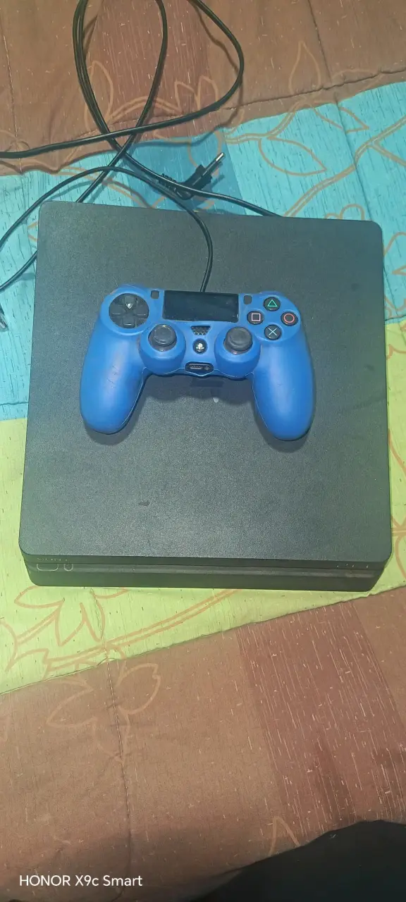 Consola PlayStation 4 con control - 5