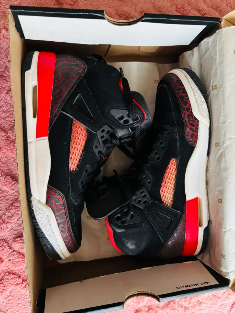 Zapatillas deportivas negras y rojas - 6