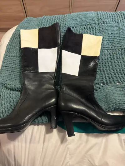 Botas de cuero negro con tacón - miniatura 1