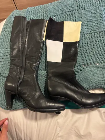 Botas de cuero negro con tacón - miniatura 2